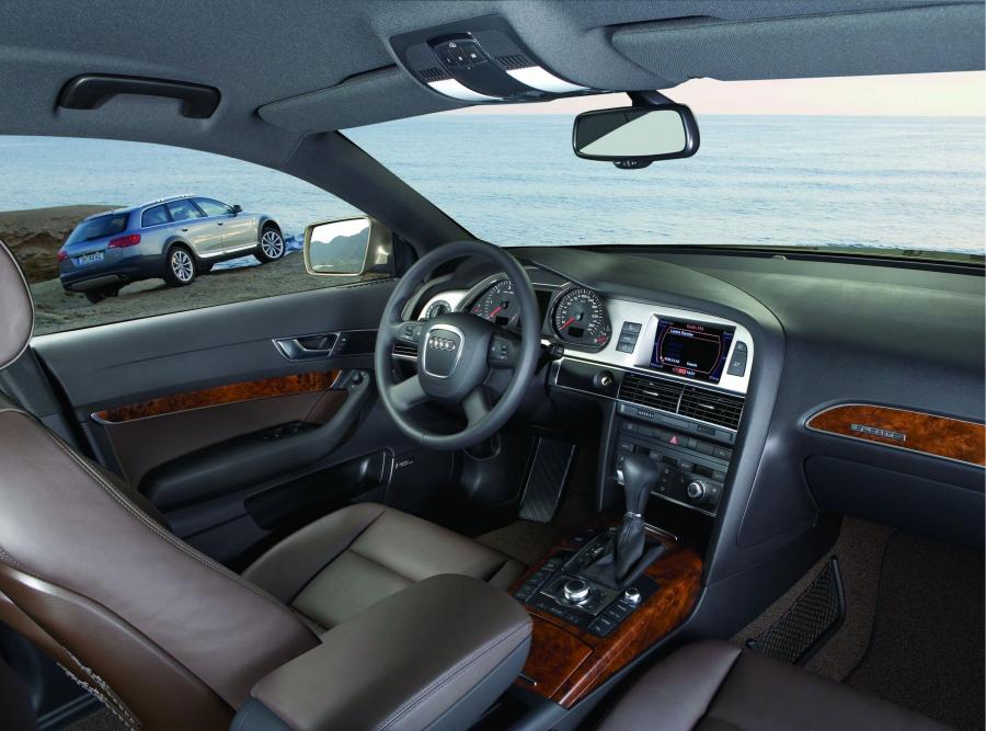 Интерьер Audi A6 Allroad 3.0 TDI Quattro (4F, C6) 2006 года  (фото 16 из 33)